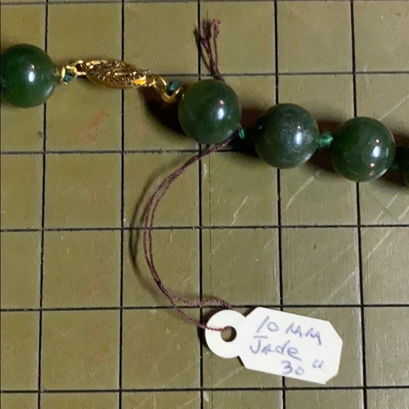 Vintage 30” 10mm green jade necklace - Picture 3 of 3